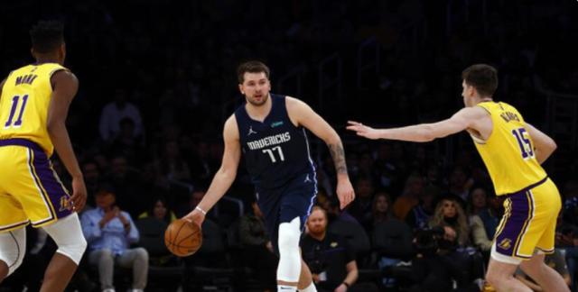 开云体育官方平台-补扣霍华德+点名詹姆斯 关键时刻东契奇带走胜利